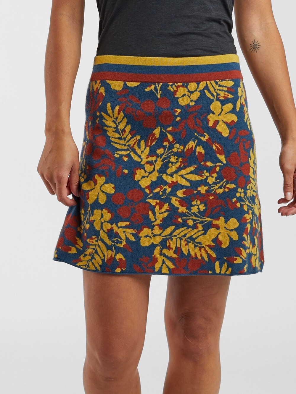 Title Nine super power floral Skirt, Size S
